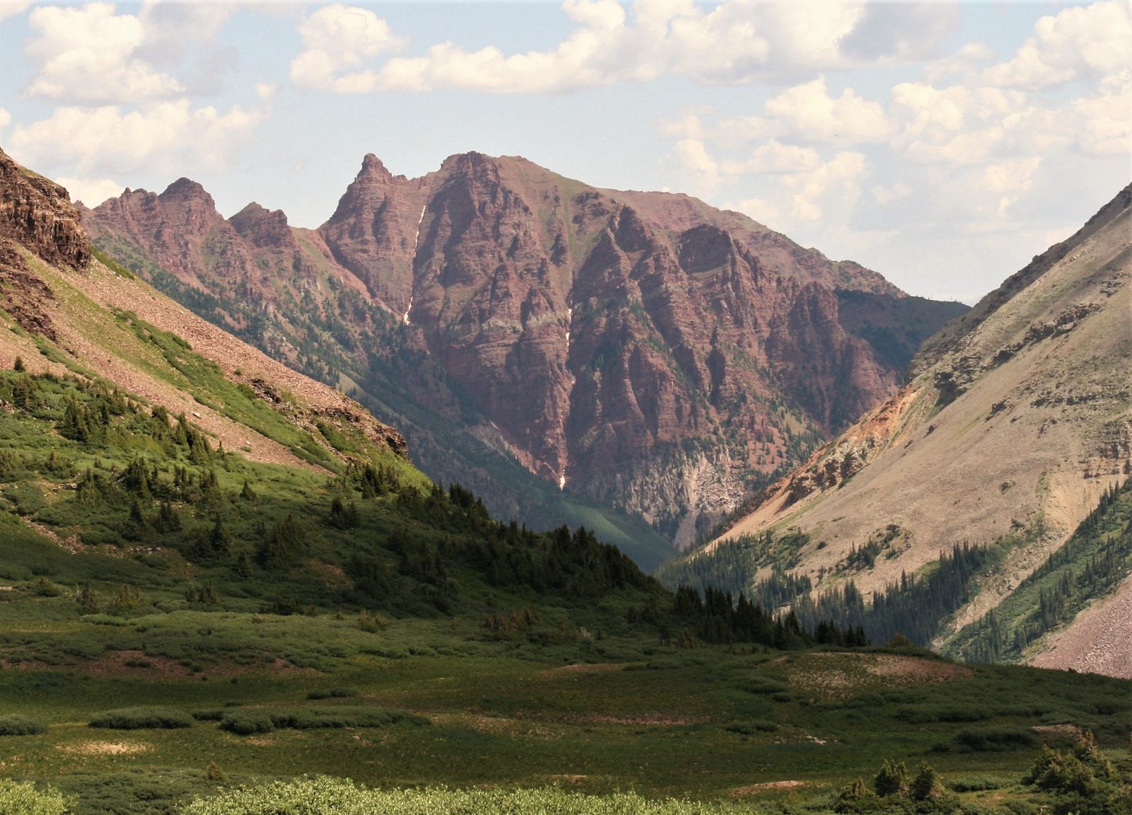 Hikers on the West Maroon Pass trail, Four Pass Loop, Aspen, Colorado