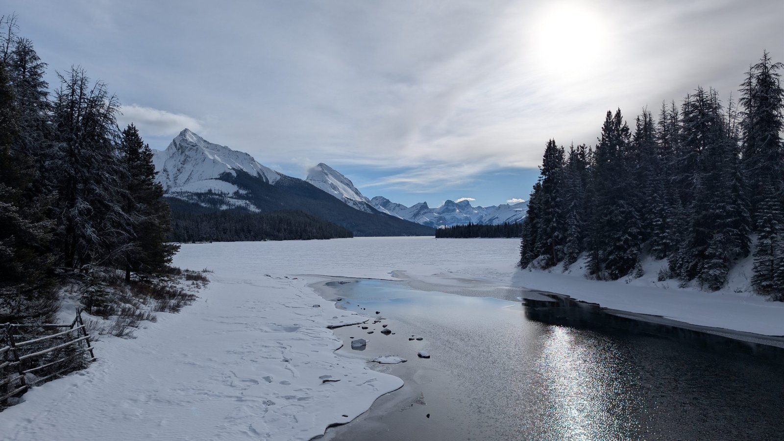 Maligne Lake, start of the Skyline Trail, Jasper National Park
